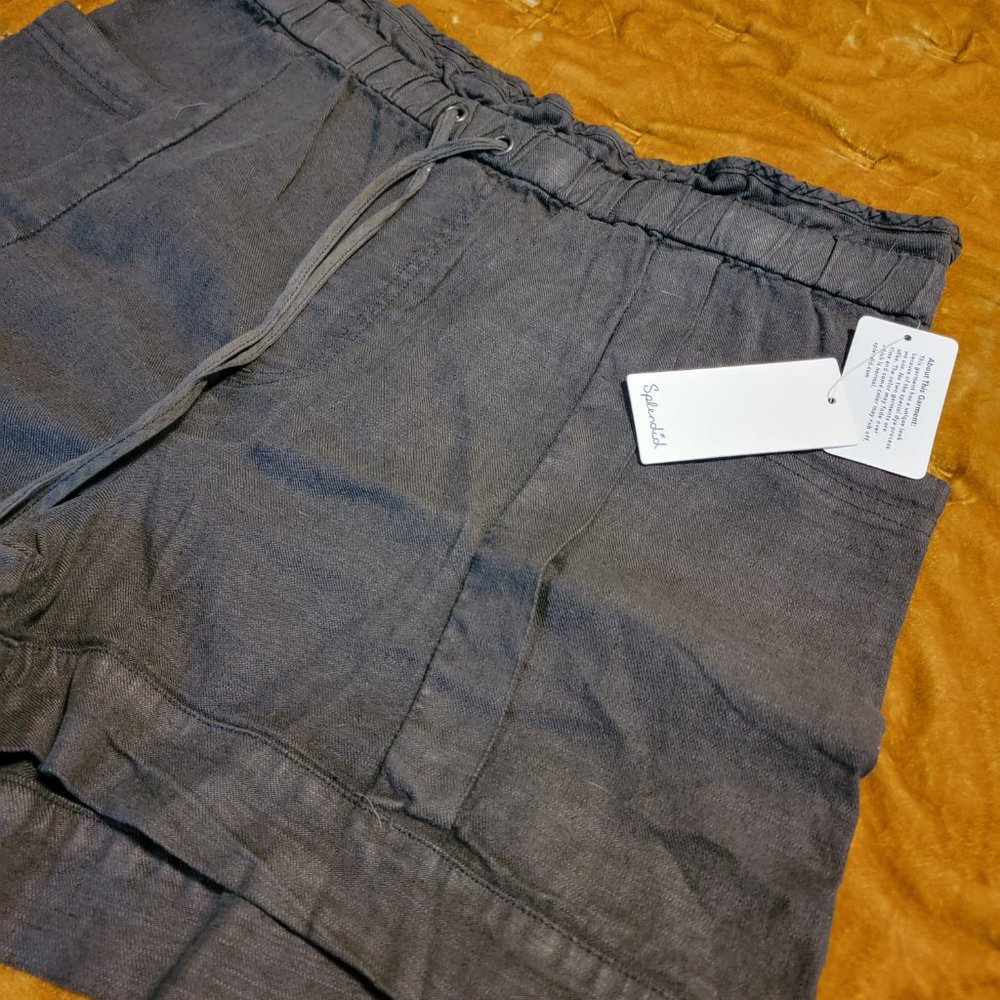 Splendid Grey Linen Shorts - Picture 2 of 6